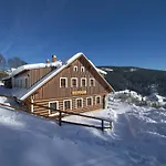 U Novotnych Vendégház 2*
